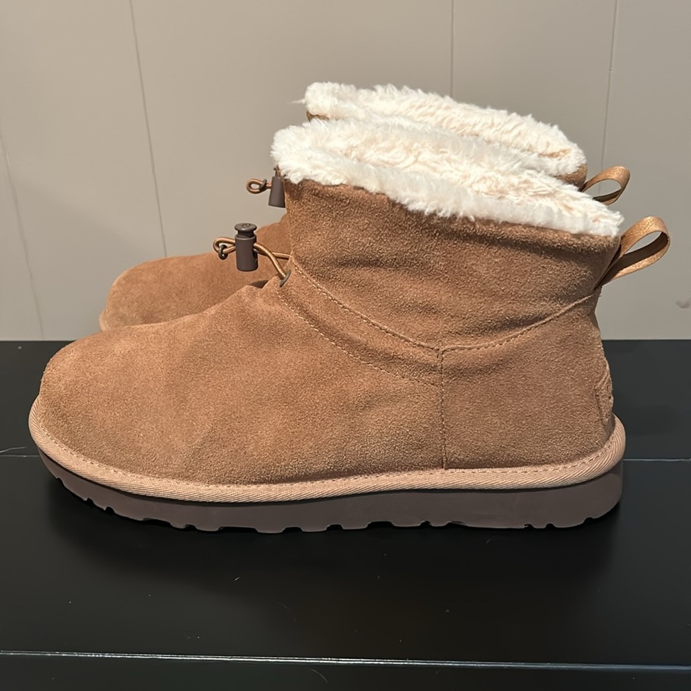UGG classic mini toggler boot